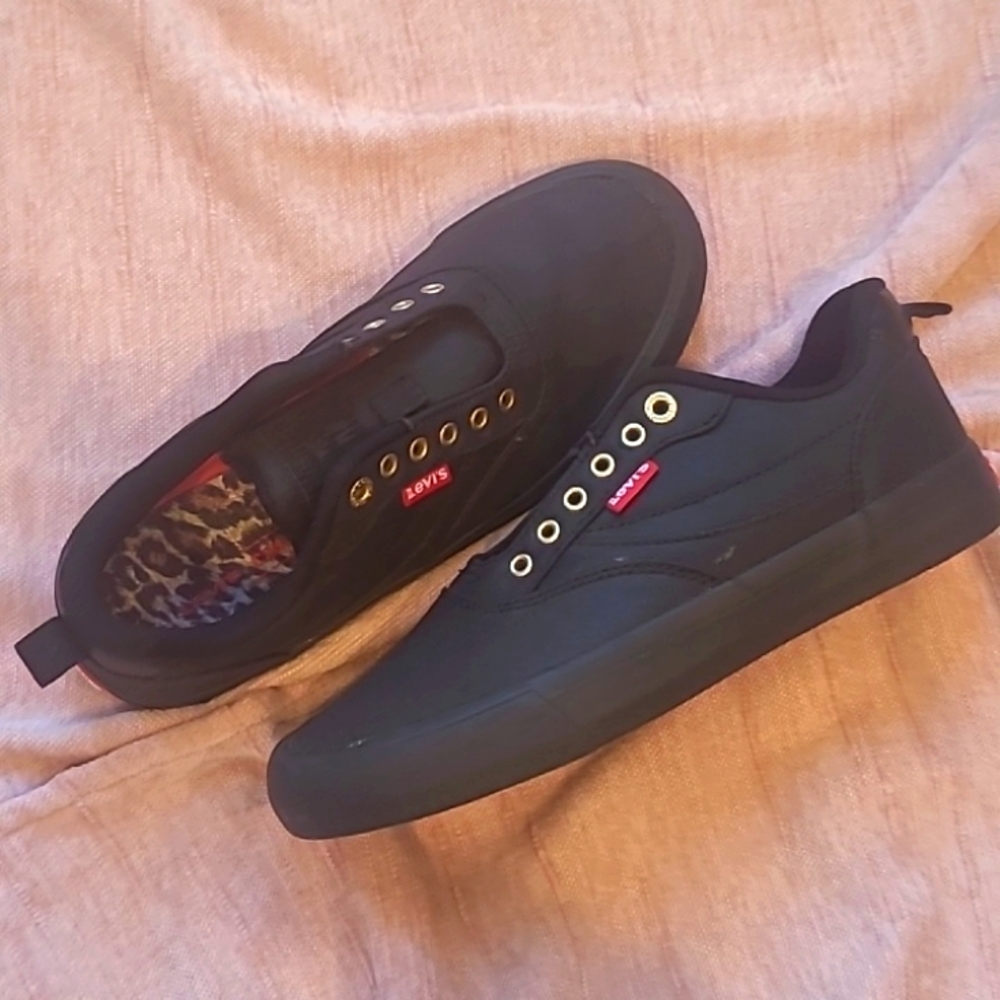 Levis comfort black shoes sz6.5 NWOT